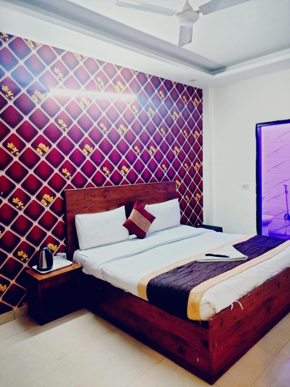 Suites Admiral Delhi Airport Yeni Delhi Dış mekan fotoğraf