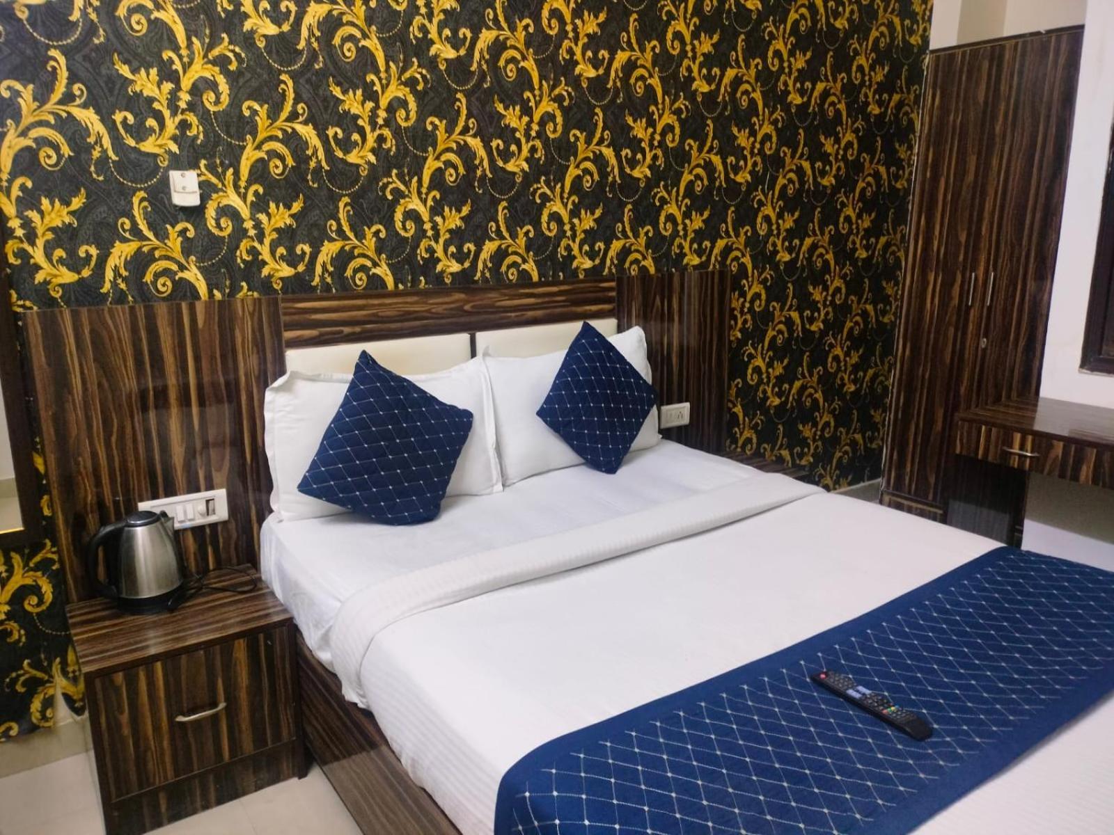 Suites Admiral Delhi Airport Yeni Delhi Dış mekan fotoğraf